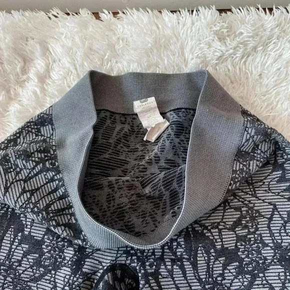 Fabletics] Sebastian Seamless Floral Leggings - Picture 6 of 10